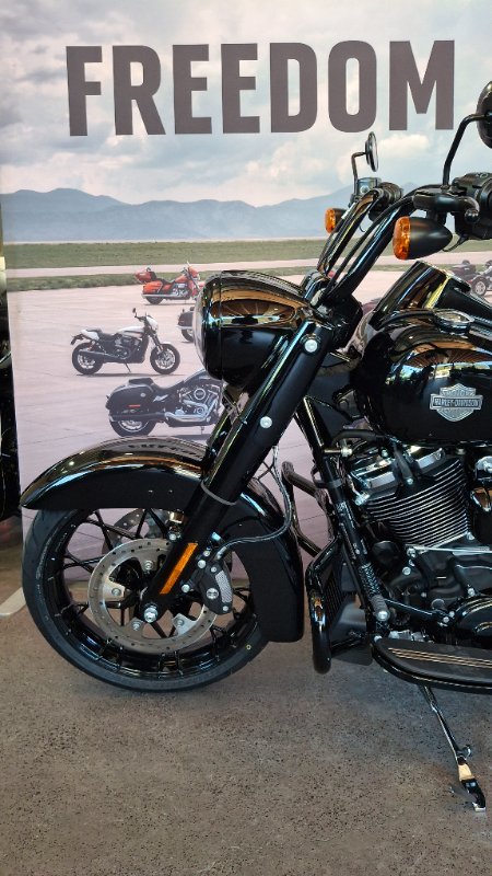 2025 Harley-davidson FLHRXS ROAD KING SPECIAL Vivid Black