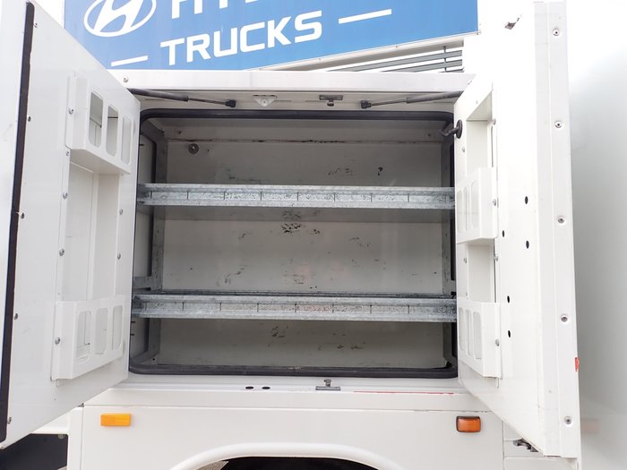 2018 ISUZU NLR 45-150