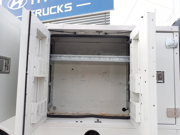 2018 ISUZU NLR 45-150