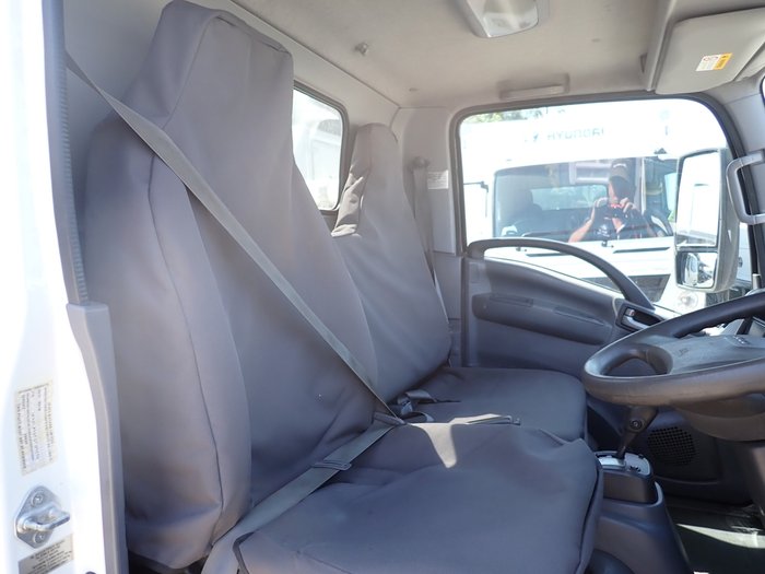 2018 ISUZU NLR 45-150 WHITE