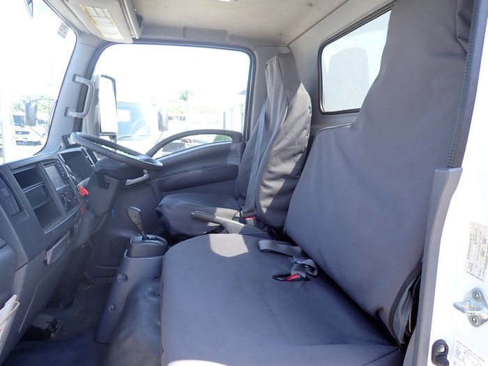 2018 ISUZU NLR 45-150 WHITE