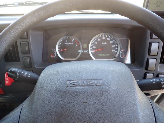 2018 ISUZU NLR 45-150 WHITE