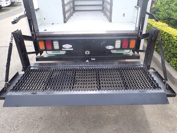 2018 ISUZU NLR 45-150