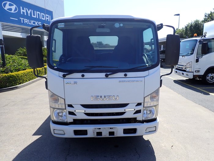 2018 ISUZU NLR 45-150 WHITE