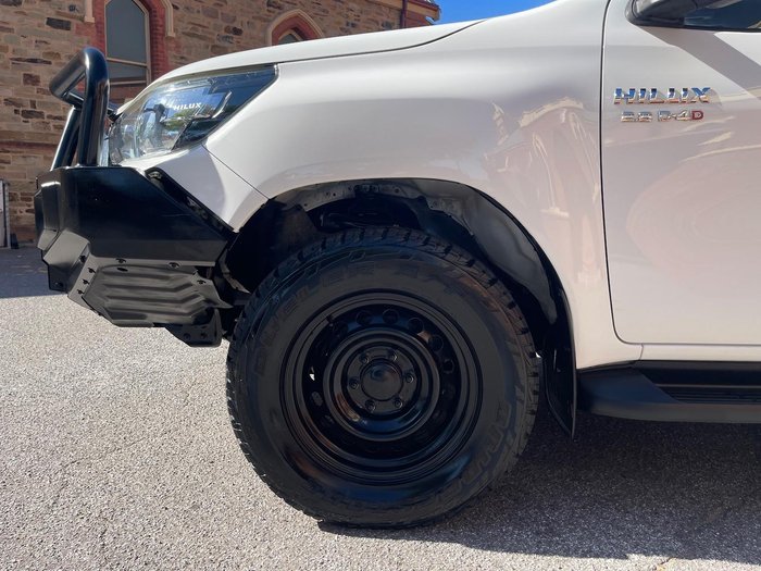 2019 Toyota Hilux SR