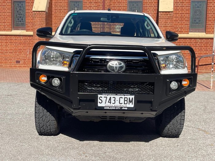 2019 Toyota Hilux SR
