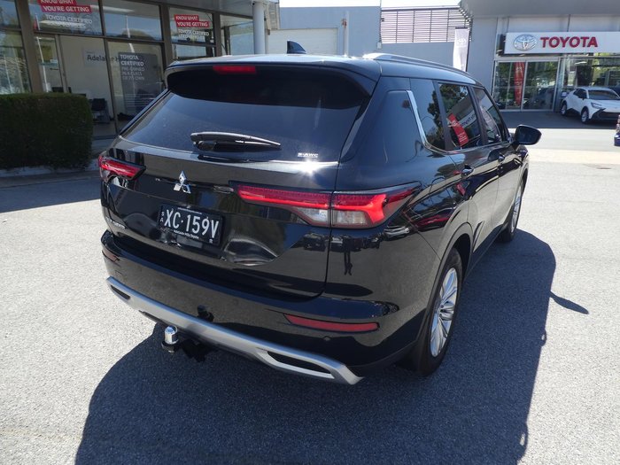 2023 Mitsubishi Outlander LS