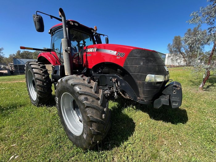 2018 CASE IH Magnum 310 Ultimate Red