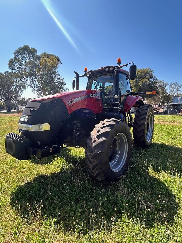 2018 CASE IH Magnum 310 Ultimate Red