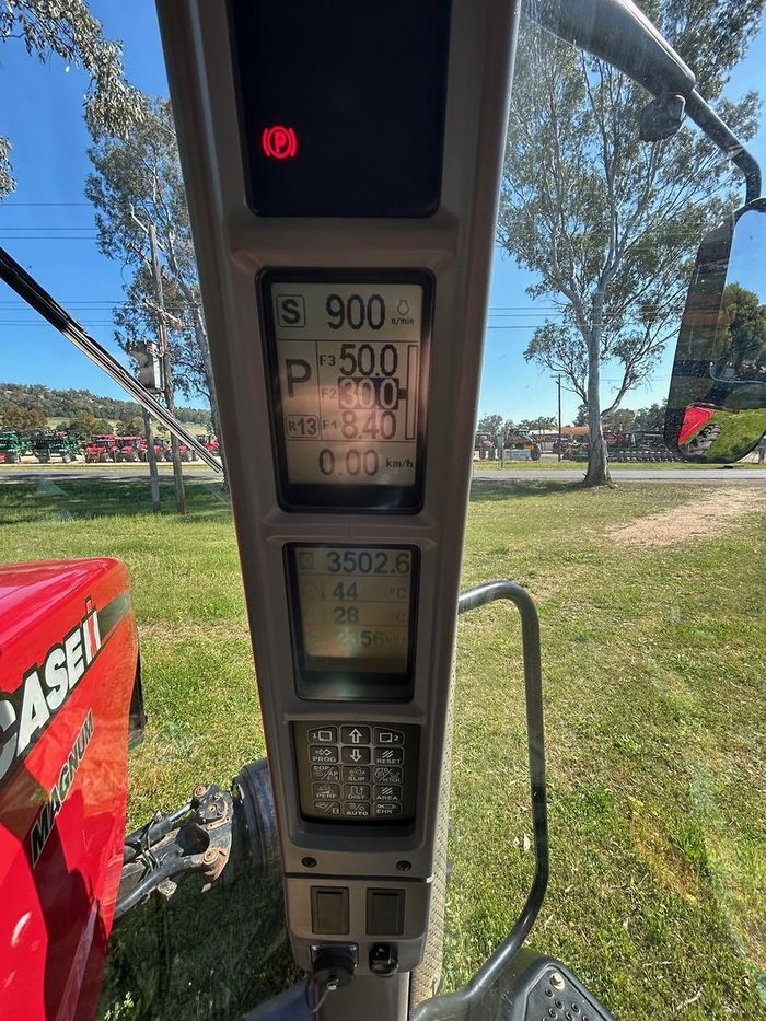 2018 CASE IH Magnum 310 Ultimate Red
