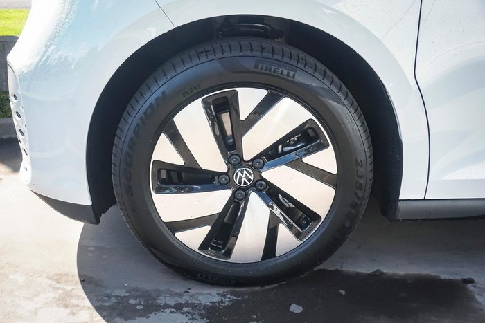 2025 Volkswagen ID. Buzz Pro BEV560