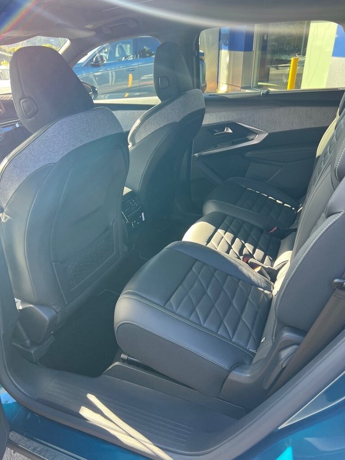 2025 Peugeot 5008 GT Premium e-DCS Hybrid