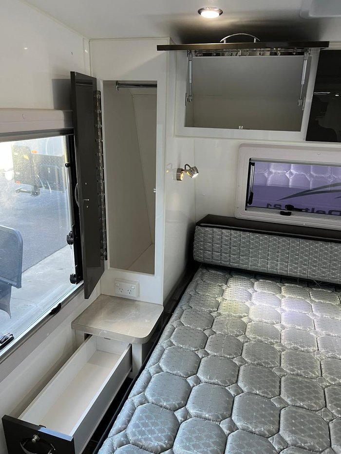 2015 Safari Caravans Delta 21