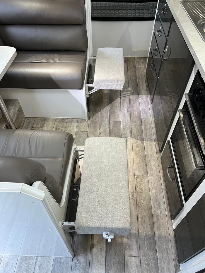 2015 Safari Caravans Delta 21