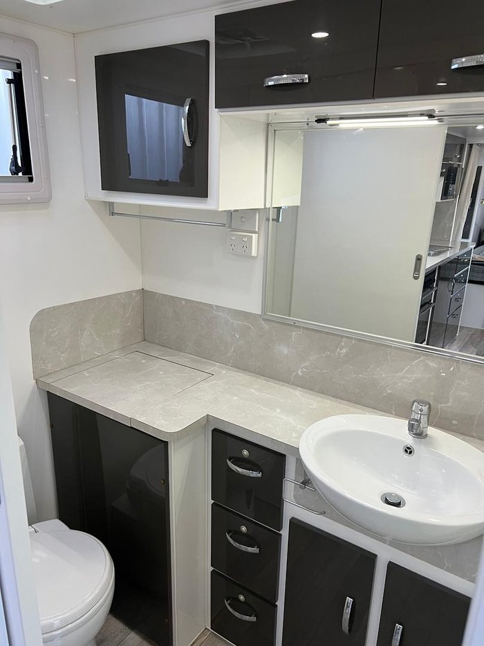 2015 Safari Caravans Delta 21
