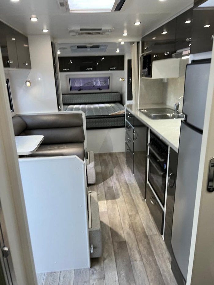 2015 Safari Caravans Delta 21