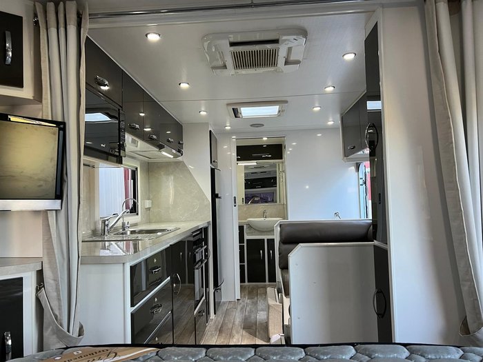 2015 Safari Caravans Delta 21