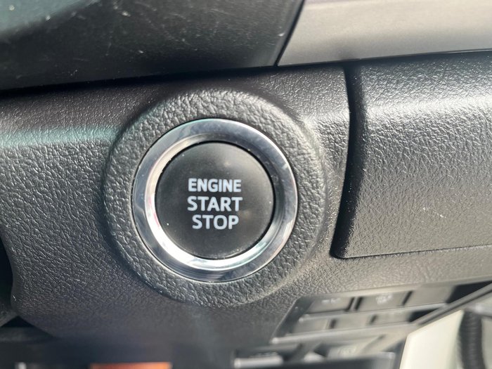 2020 Toyota Hilux SR5