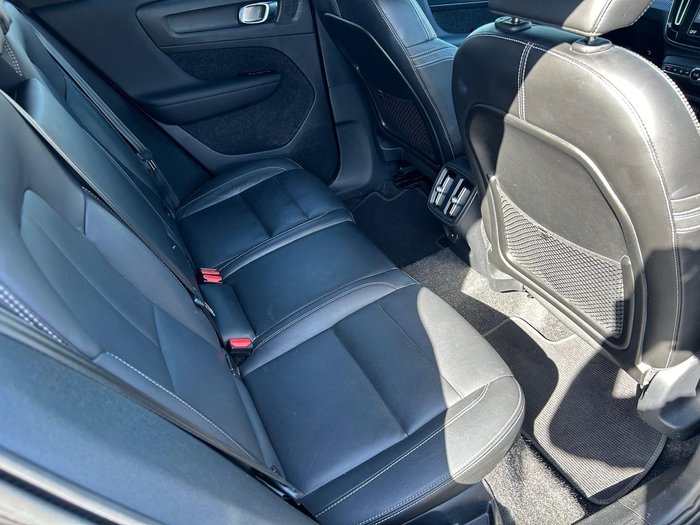 2020 Volvo XC40 T5 R-Design