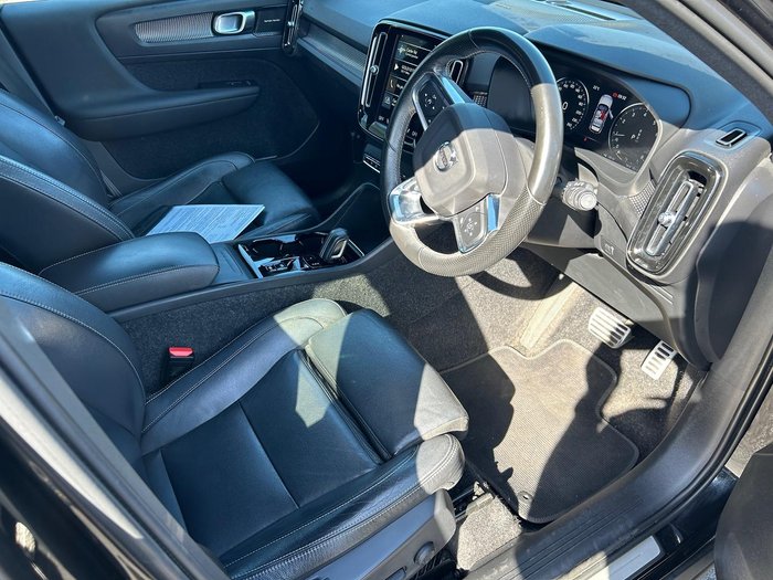 2020 Volvo XC40 T5 R-Design