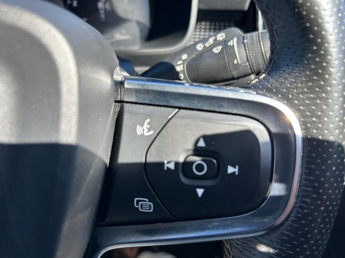 2020 Volvo XC40 T5 R-Design