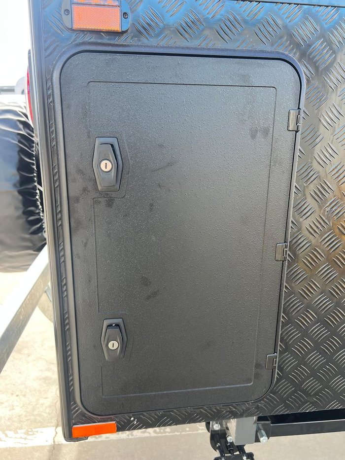 2025 Design RV Crx Semi Off Road Van 4+ 20'2''