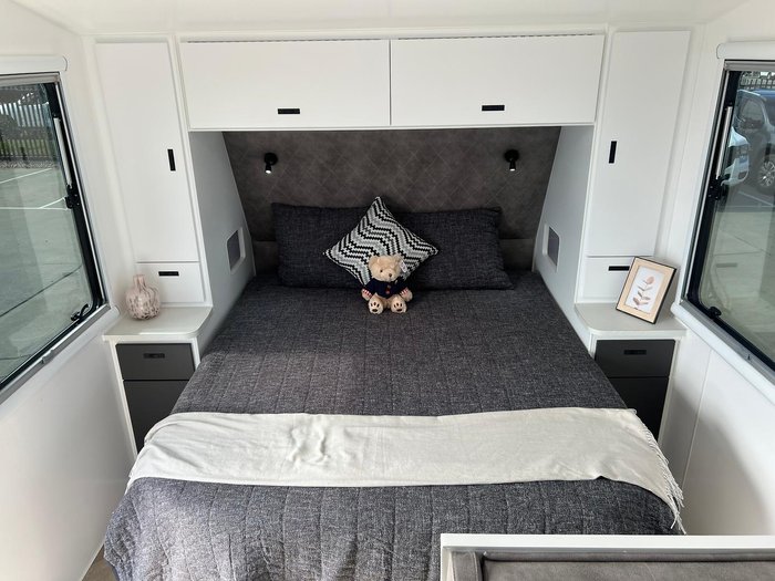 2025 Design RV Crx Semi Off Road Van 4+ 20'2''