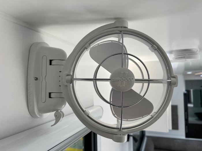 2025 Design RV Crx Semi Off Road Van 4+ 20'2''