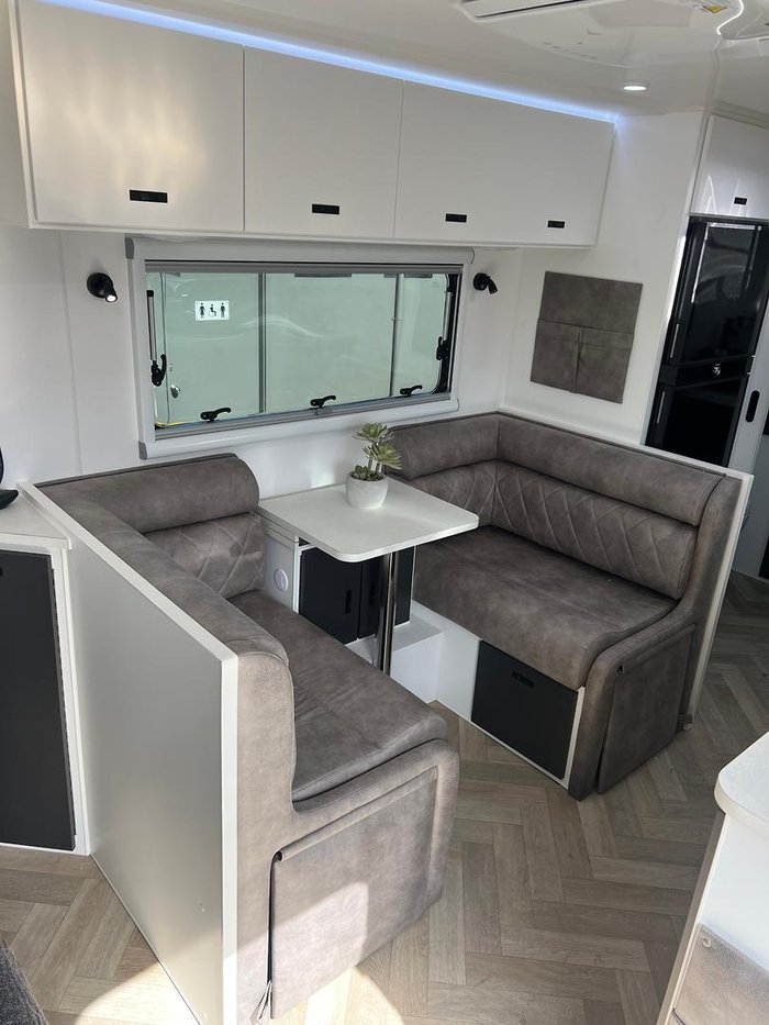 2025 Design RV Crx Semi Off Road Van 4+ 20'2''