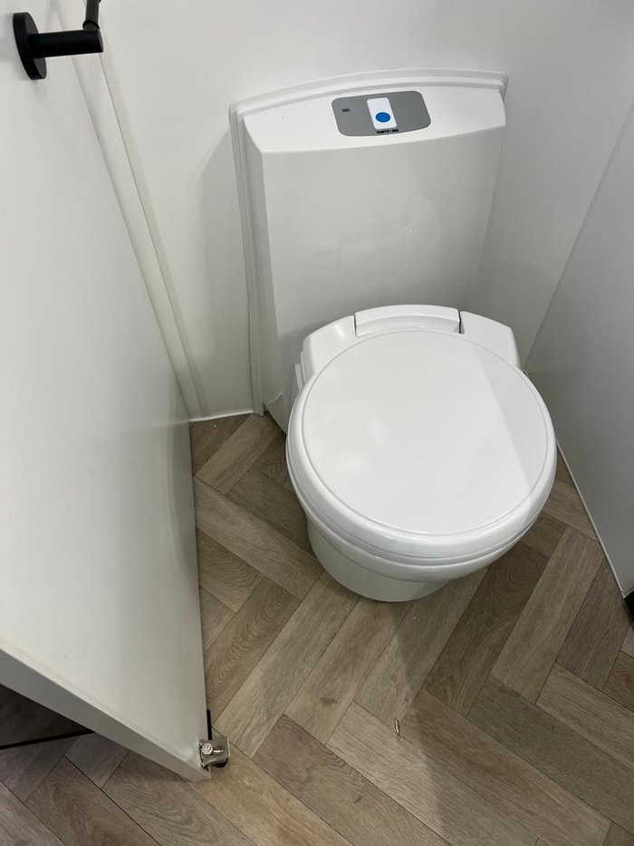 2025 Design RV Crx Semi Off Road Van 4+ 20'2''