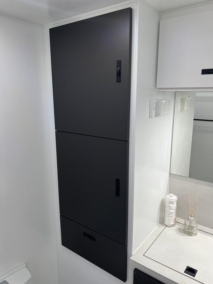 2025 Design RV Crx Semi Off Road Van 4+ 20'2''