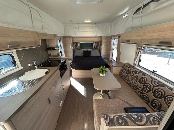 2016 Jayco Journey 17.55-8