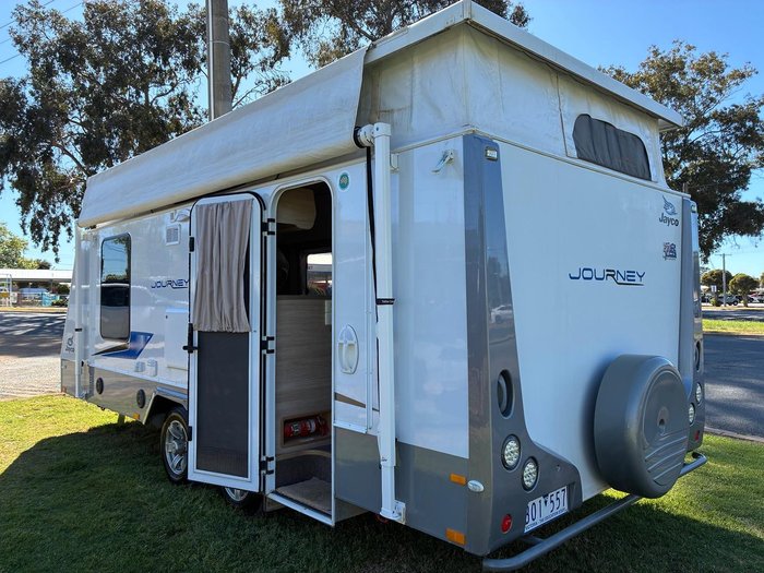 2016 Jayco Journey 17.55-8