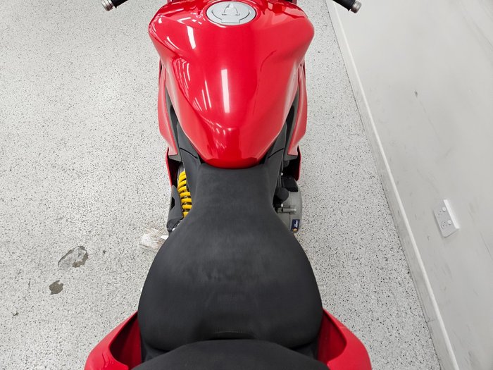 2023 DUCATI PANIGALE V2 Red