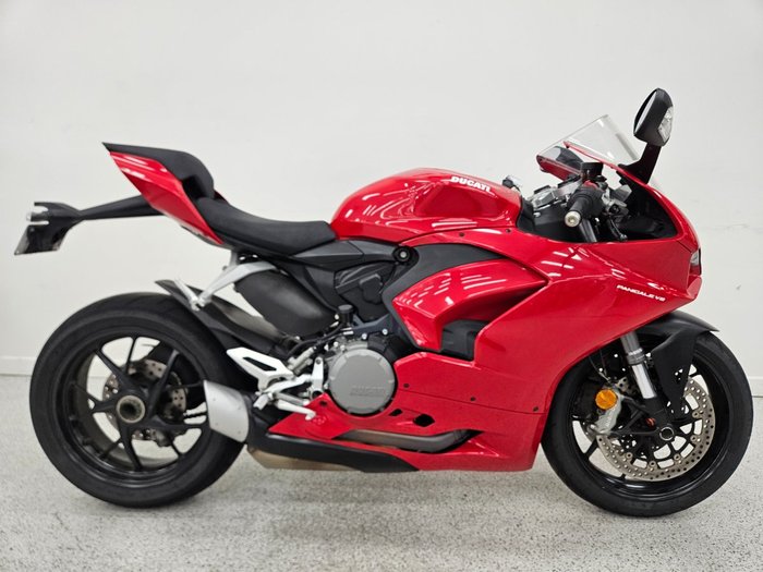 2023 DUCATI PANIGALE V2 Red