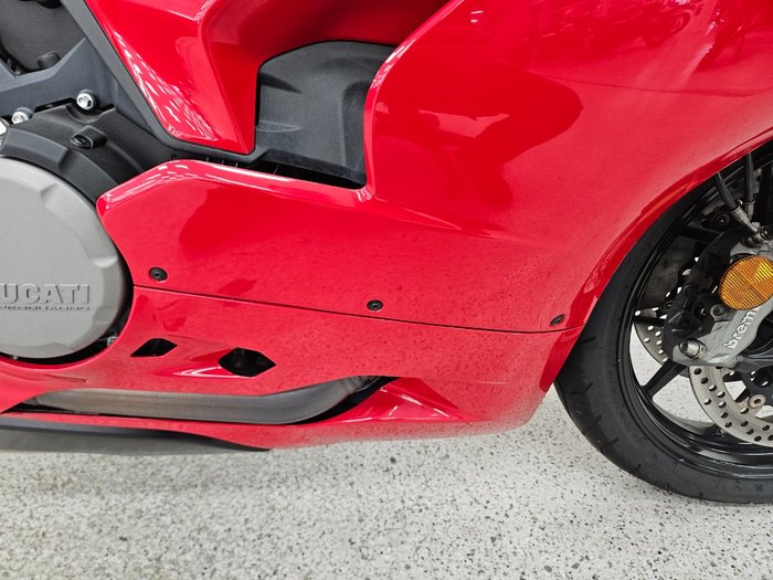 2023 DUCATI PANIGALE V2 Red