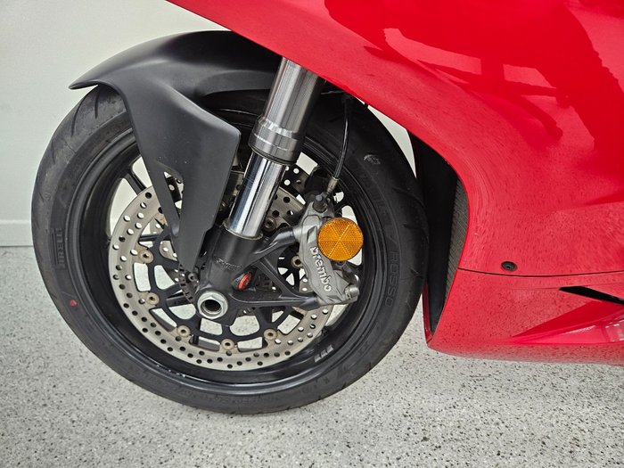 2023 DUCATI PANIGALE V2 Red