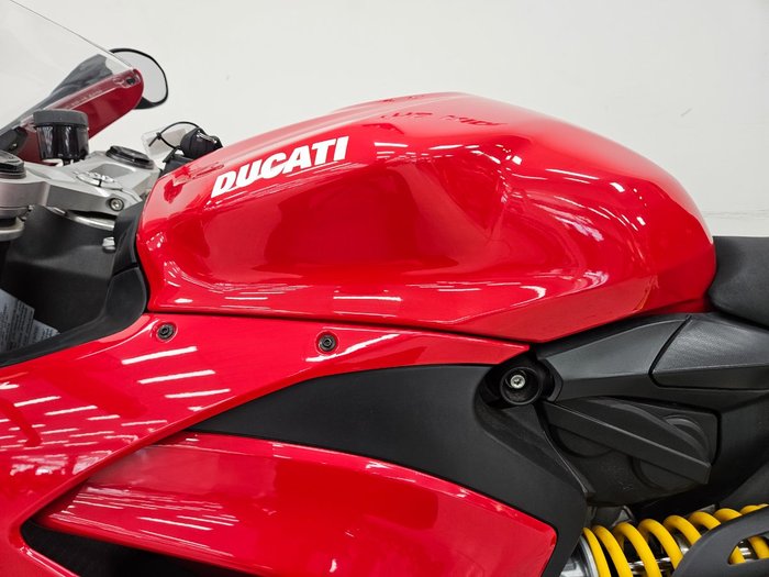 2023 DUCATI PANIGALE V2 Red