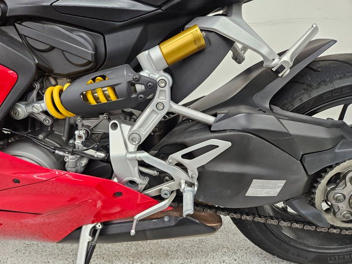 2023 DUCATI PANIGALE V2 Red
