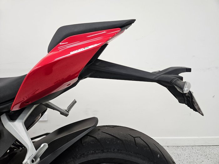 2023 DUCATI PANIGALE V2 Red