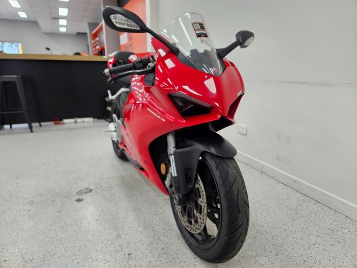 2023 DUCATI PANIGALE V2 Red