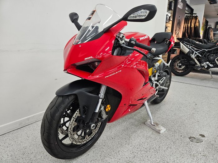 2023 DUCATI PANIGALE V2 Red