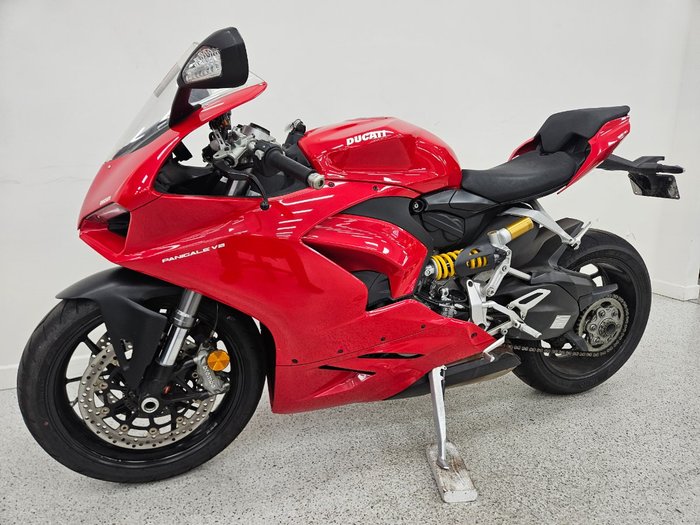 2023 DUCATI PANIGALE V2 Red