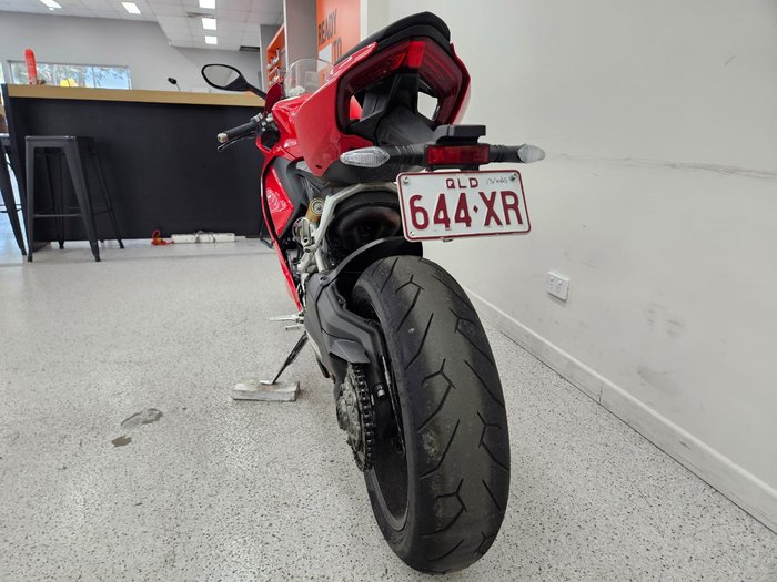 2023 DUCATI PANIGALE V2 Red