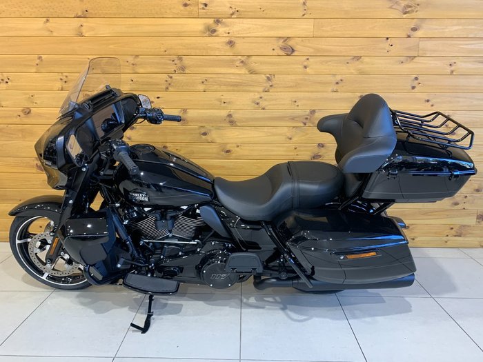 2025 Harley-davidson FLHXU STREET GLIDE ULTRA (117) Vivid Black