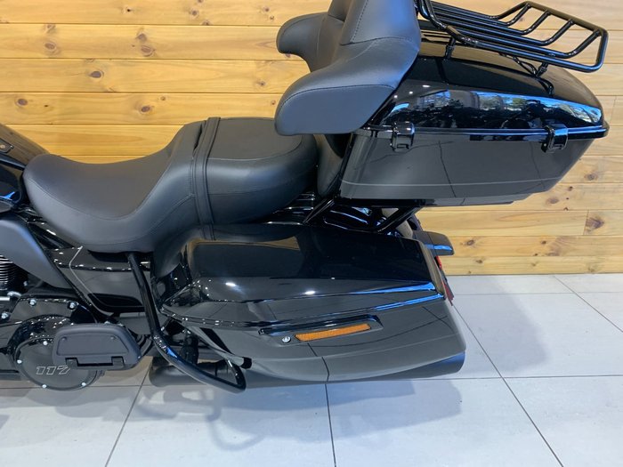 2025 Harley-davidson FLHXU STREET GLIDE ULTRA (117) Vivid Black