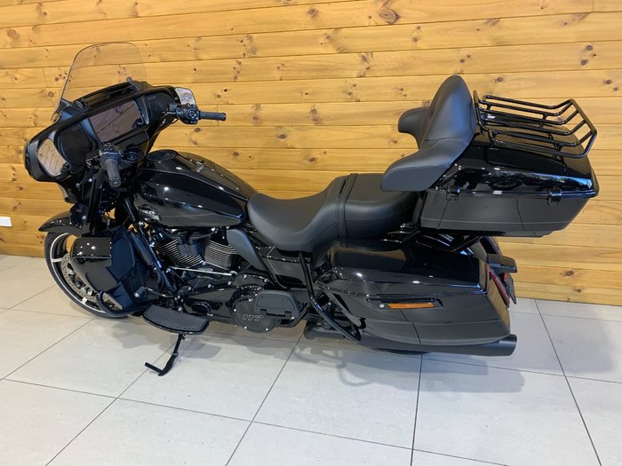 2025 Harley-davidson FLHXU STREET GLIDE ULTRA (117) Vivid Black
