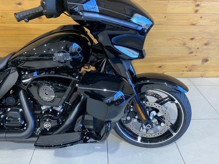 2025 Harley-davidson FLHXU STREET GLIDE ULTRA (117) Vivid Black