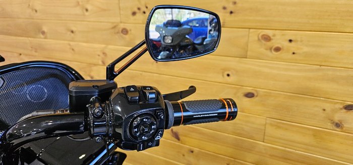 2025 Harley-davidson FLTRXSE CVO ROAD GLIDE (121) RAVEN FADE
