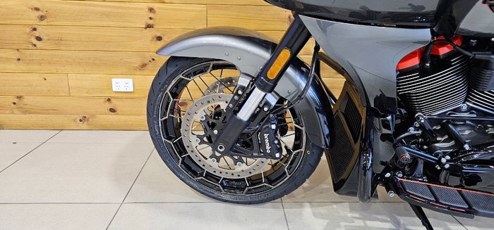 2025 Harley-davidson FLTRXSE CVO ROAD GLIDE (121) RAVEN FADE